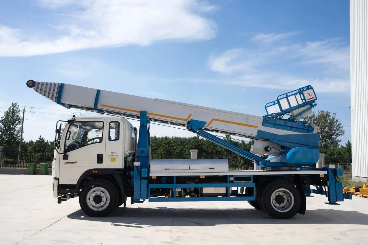 若尔盖云梯上料车租赁费用