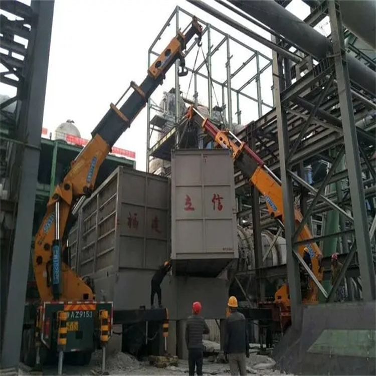 若尔盖折臂吊车租赁电话