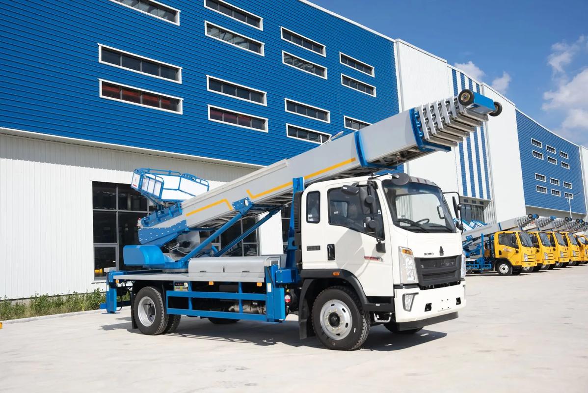 若尔盖出租云梯车高空作业车 建筑垃圾搬运